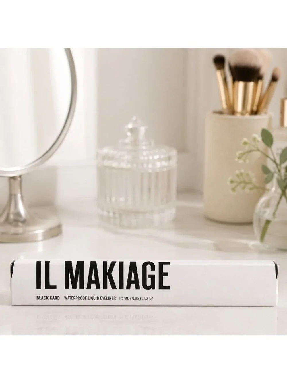 Il MAKIAGE Black Card Waterproof Liquid Eyeliner Black 1.5 ml / 0.05 oz
